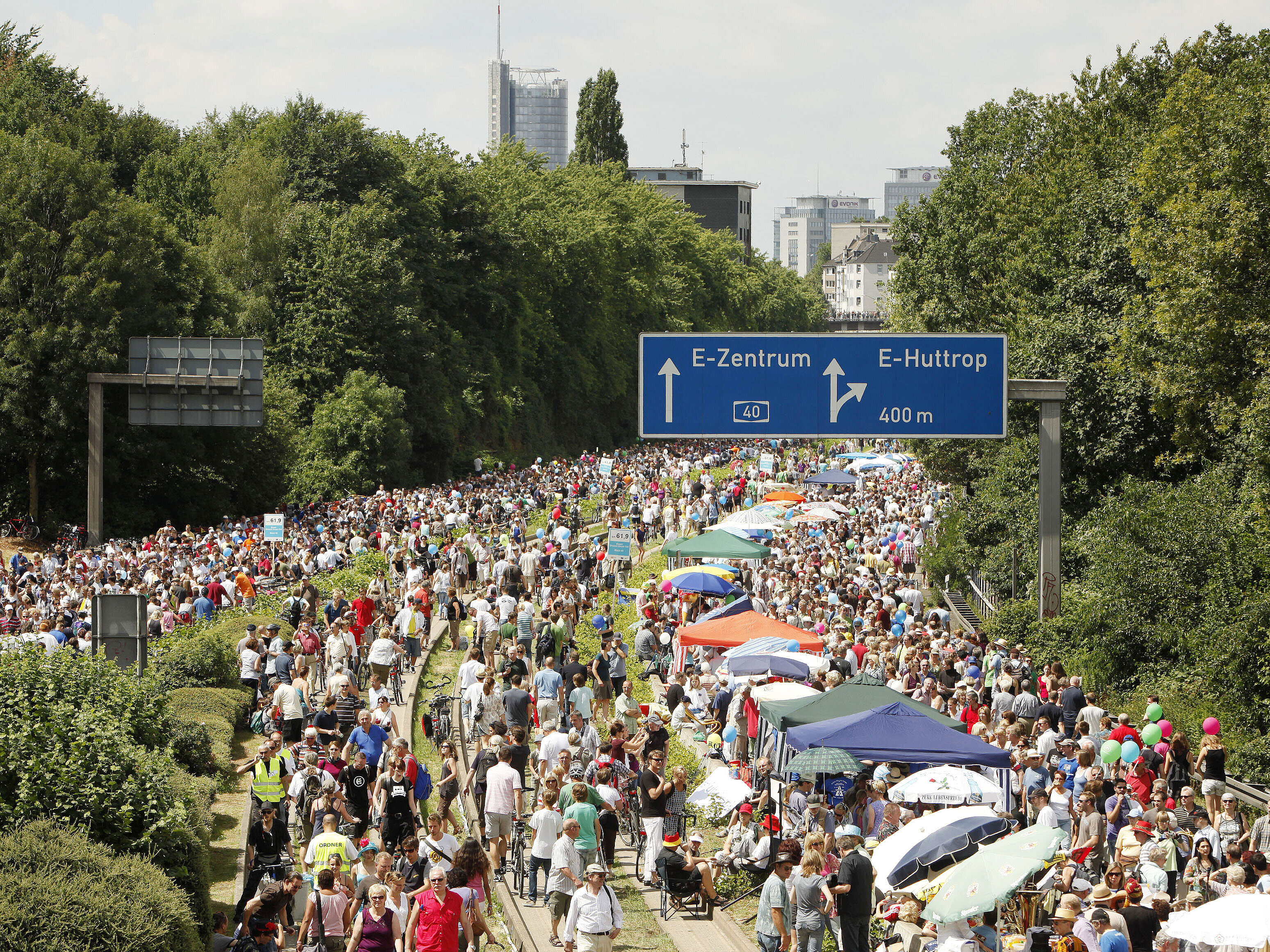 Still Life on the Highway A40, European Capital of Culture RUHR.2010, photo: Udo Geisler