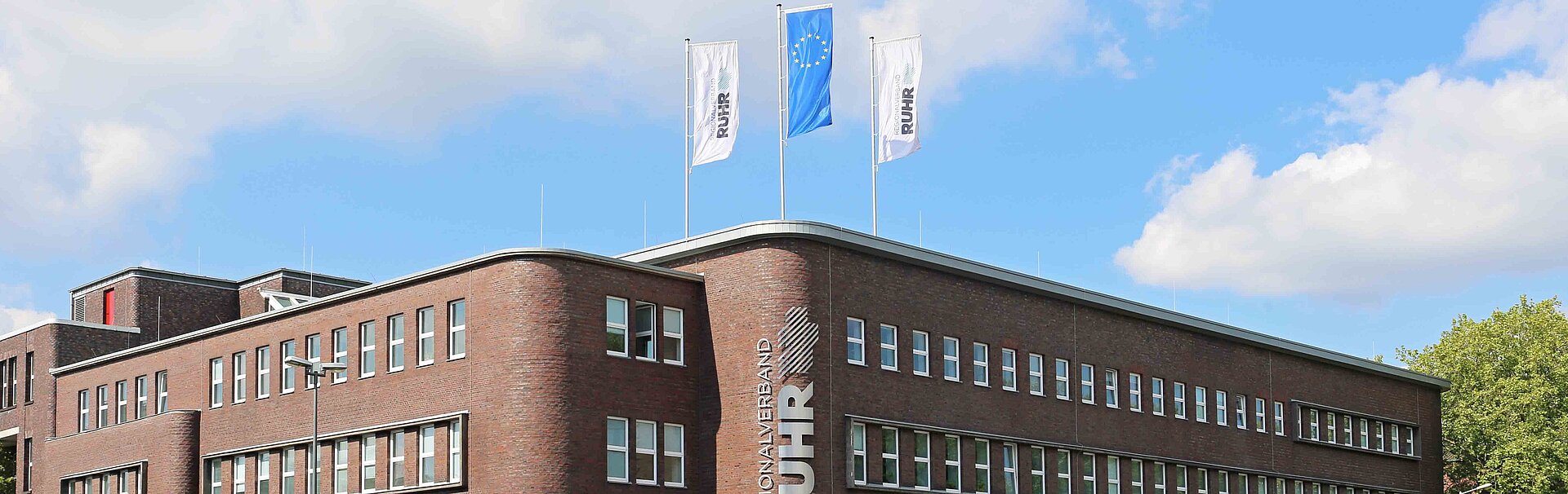 Flaggen auf dem RVR-Hauptgebäude, Foto: Michael Schwarze-Rodrian